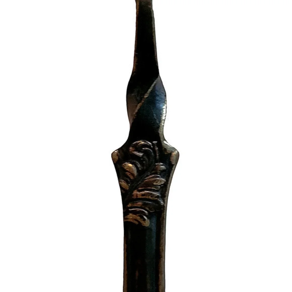 Antique Rogers & Hamilton Silver Plate Aldine Flat Twisted‎ Handle Butter Knife